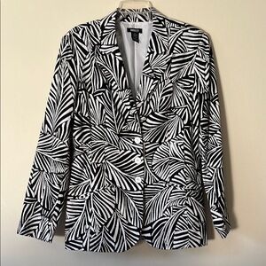Black and White Patterned Women's Fitted Jacket